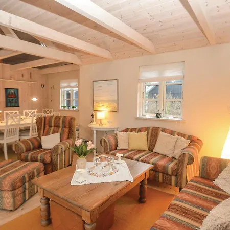 Semesterbostad Two-bedroom In Vaggerlose *